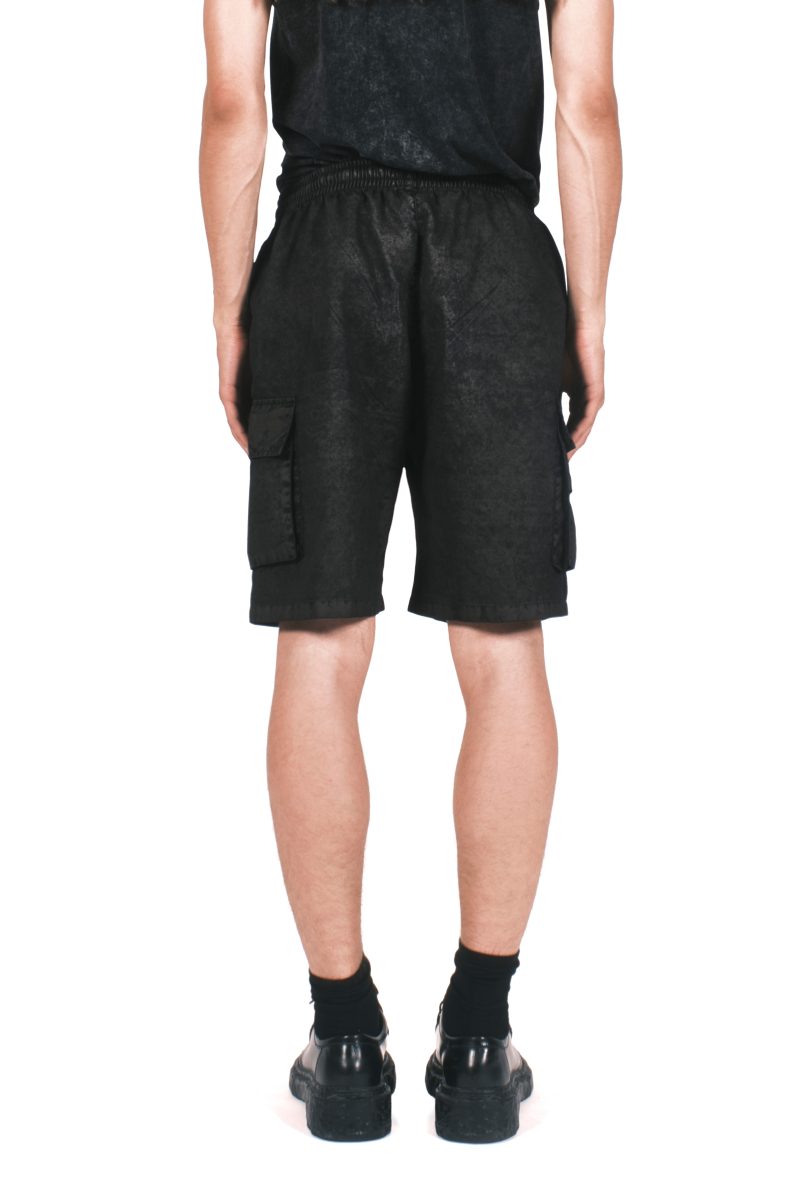 BLACK ZIPPERED SHORTS