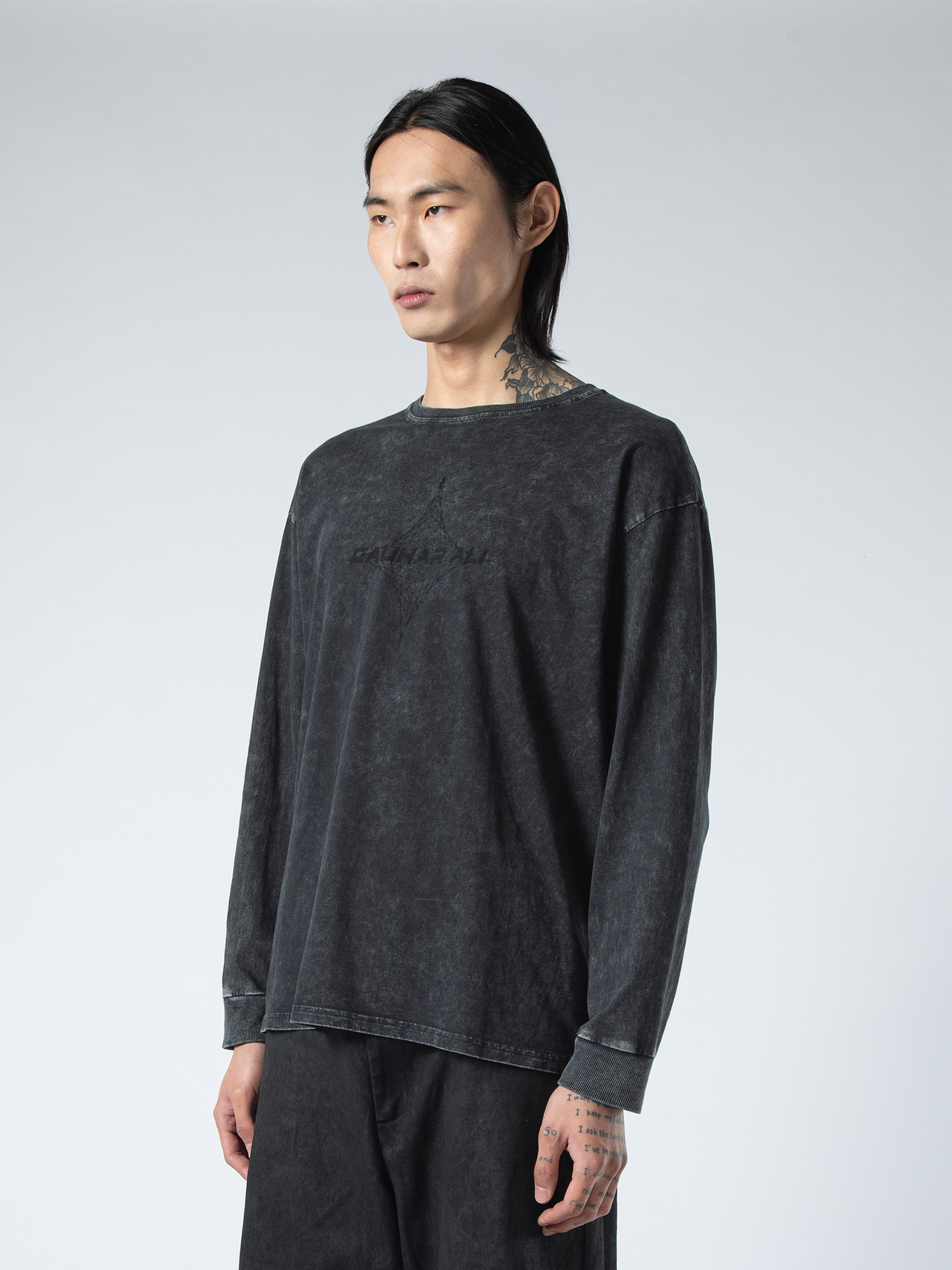 WASHED LONGSLEEVE T-SHIRT