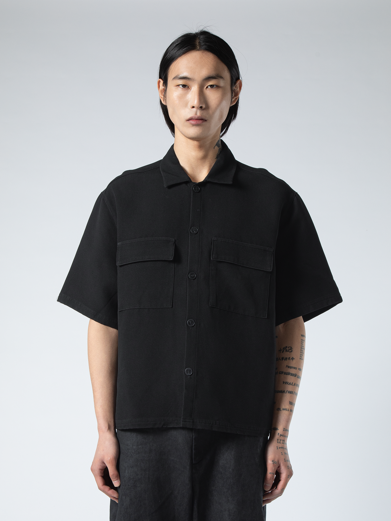 BLACK SHORT SLEEVE SHIRT