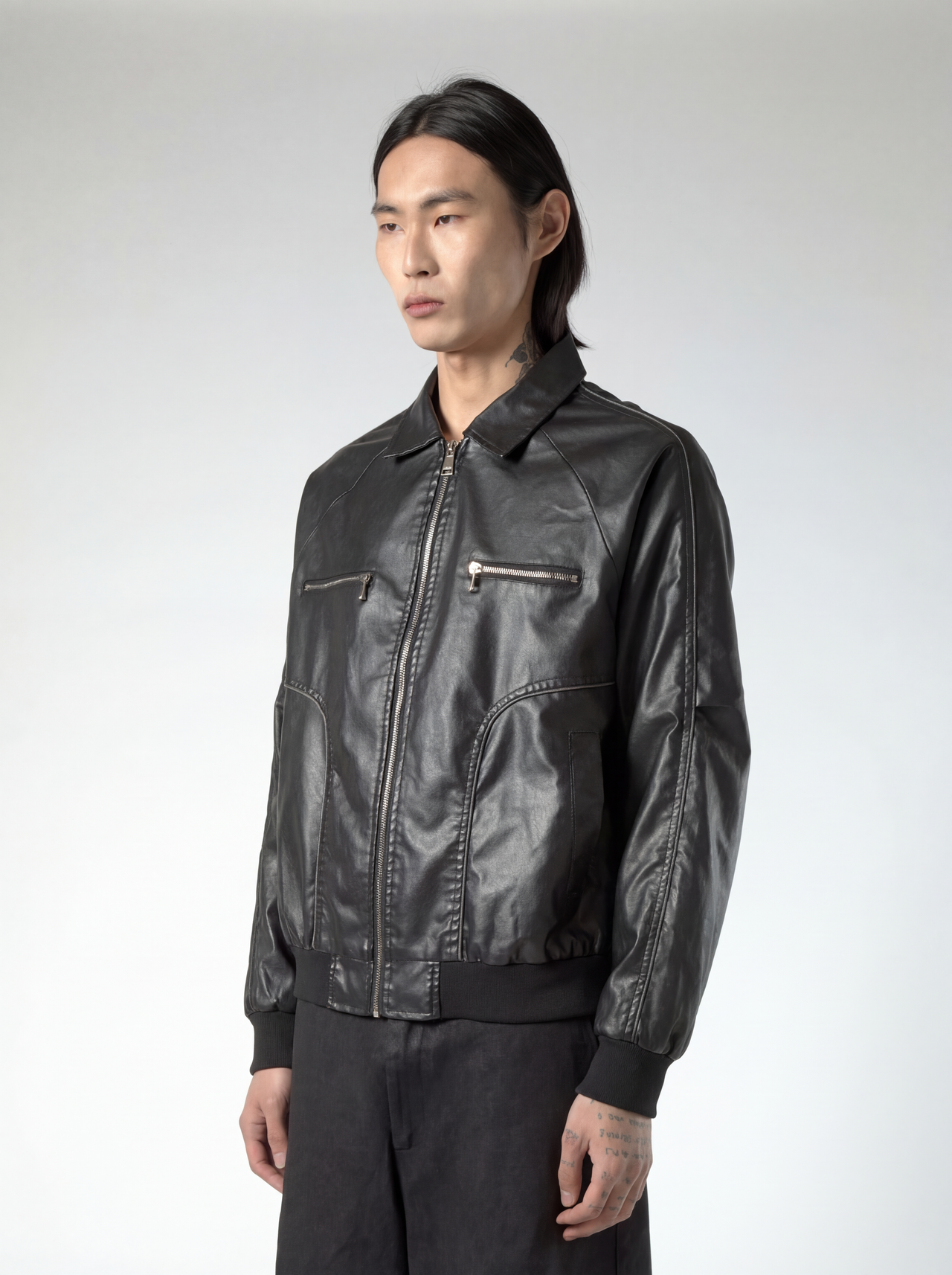 LEATHER BLACK ZIP BOMBER