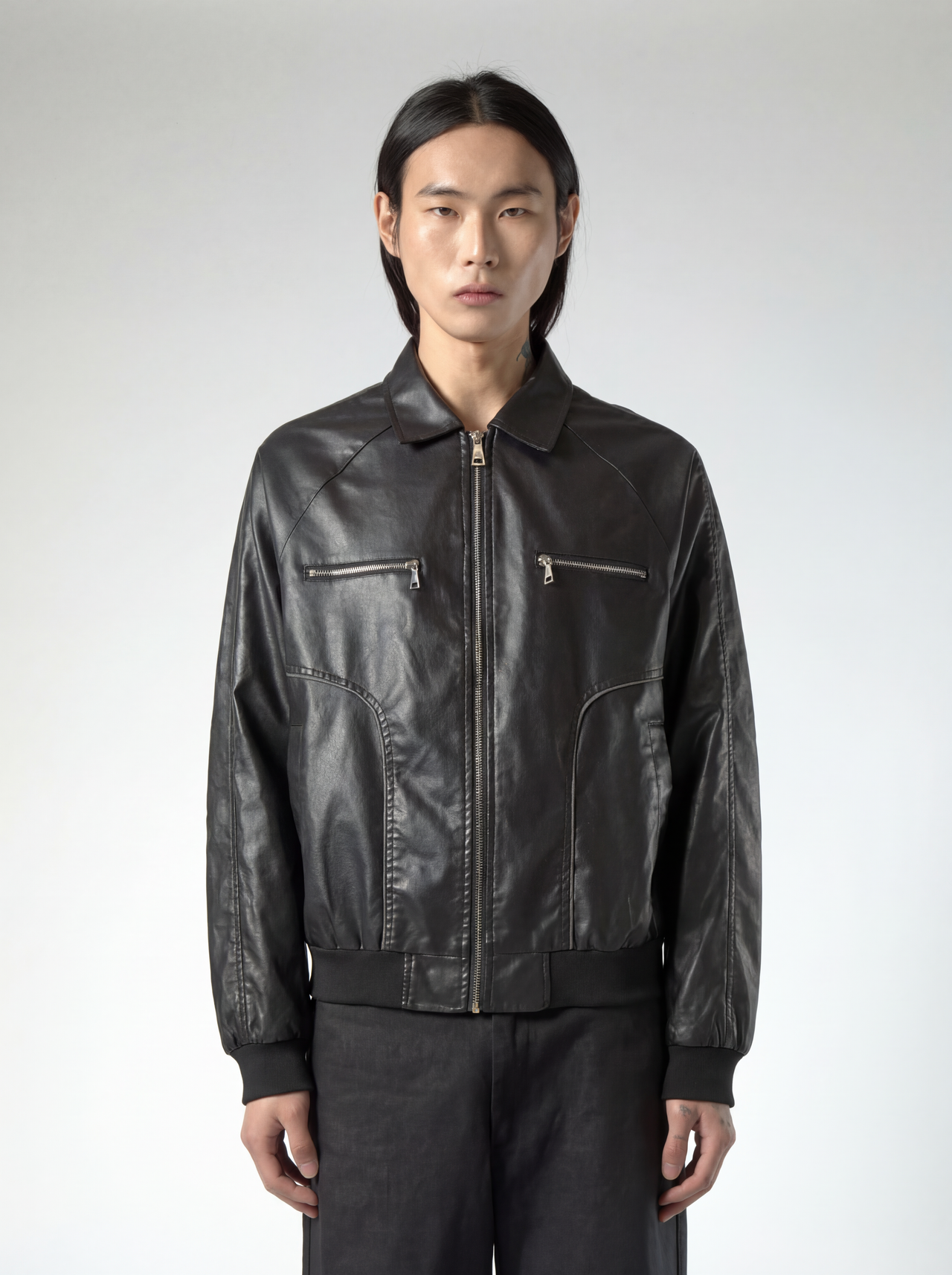 LEATHER BLACK ZIP BOMBER