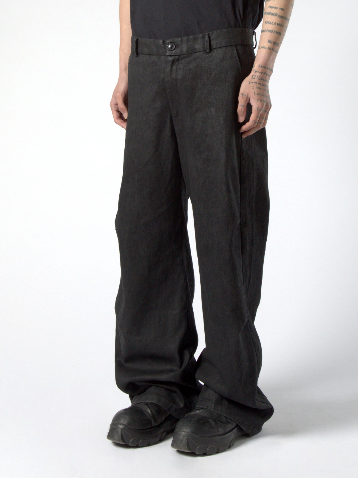 Structured Form Pants - Phase 01