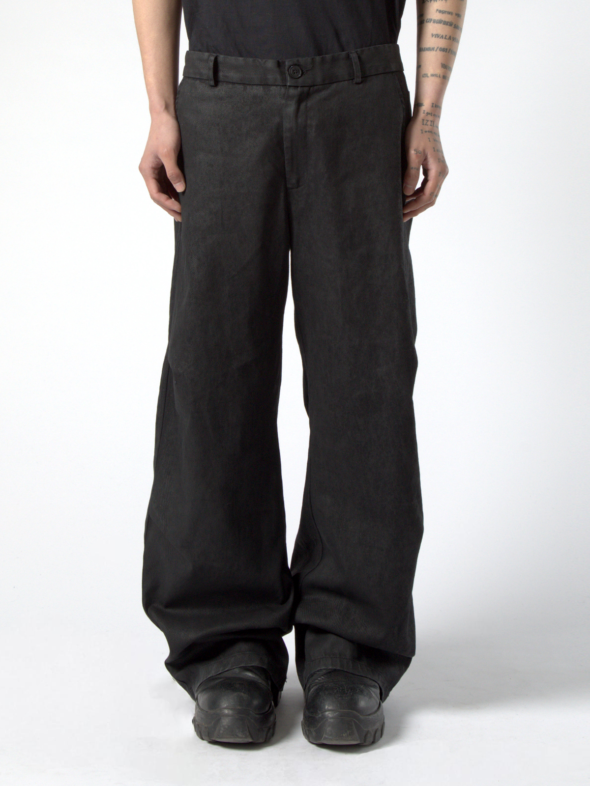 Structured Form Pants - Phase 01