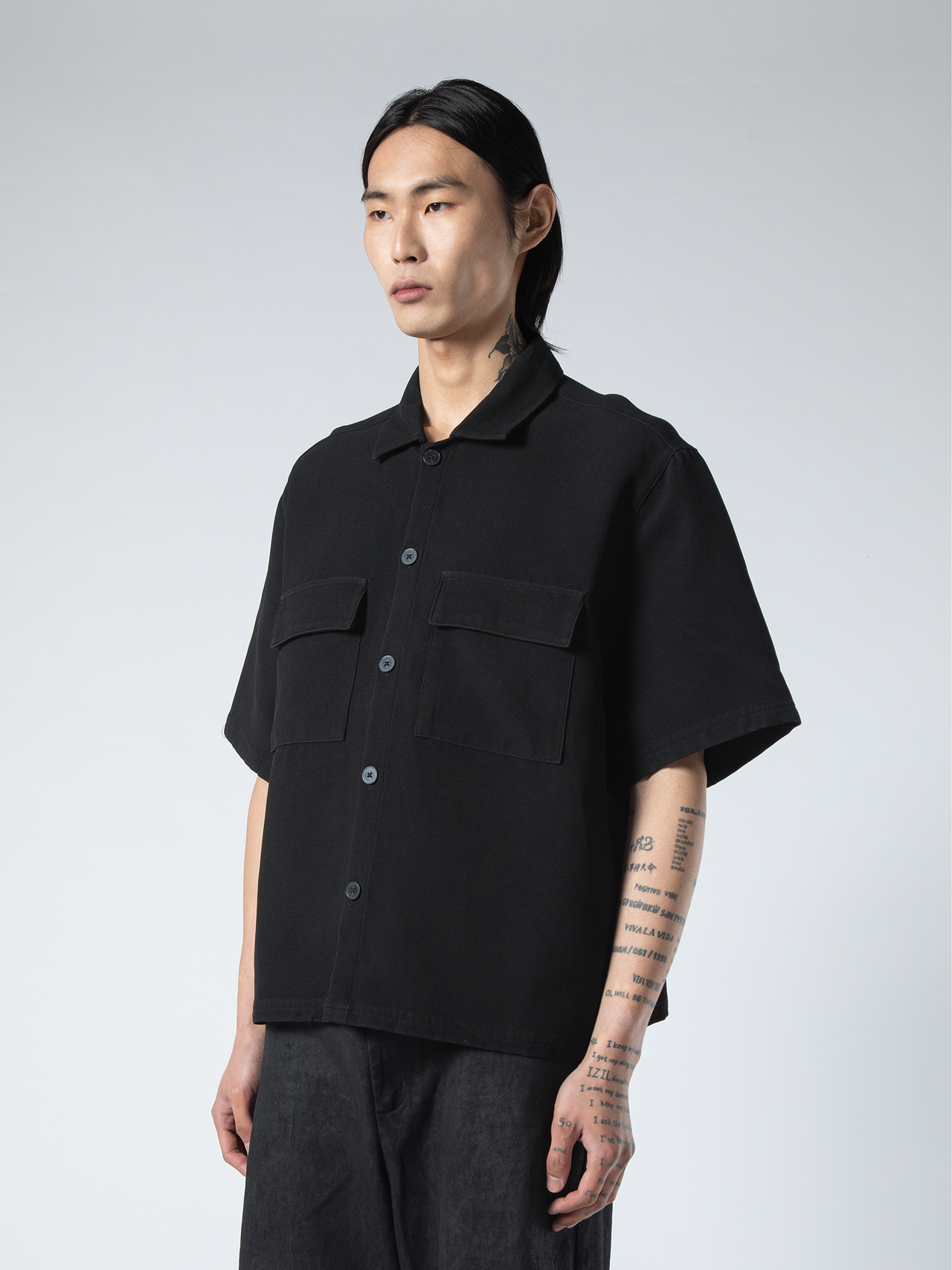 BLACK SHORT SLEEVE SHIRT