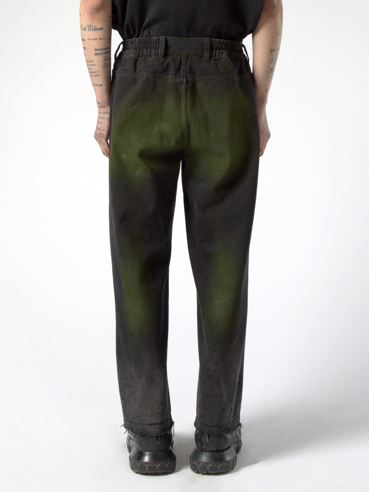 LASERED GREEN SPRAY DENIM PANTS