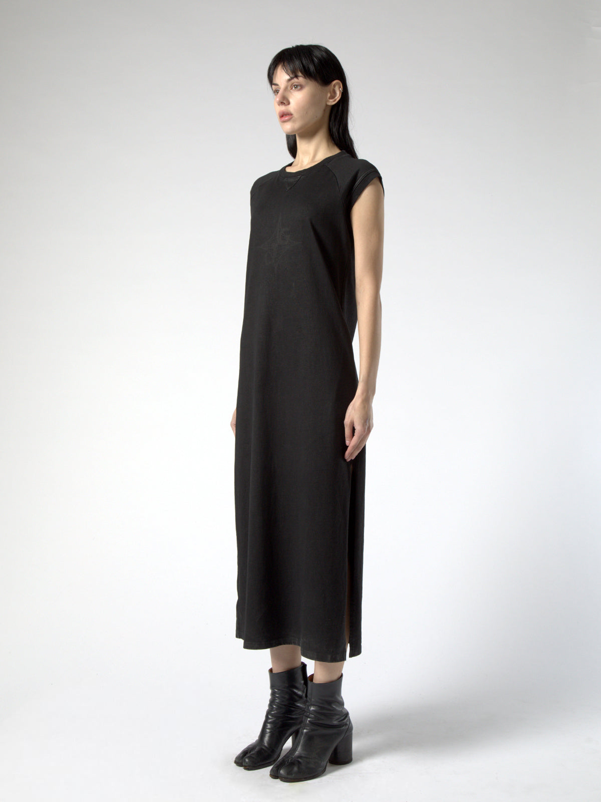 SLEEVELESS LONG DRESS