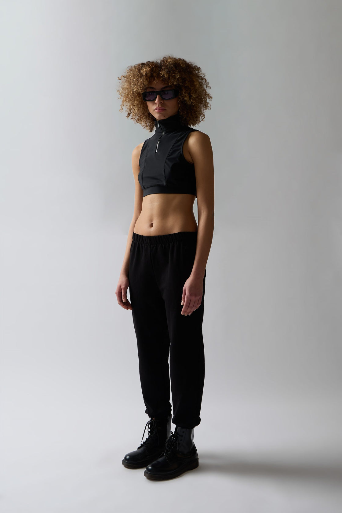 ZIPPER BLACK CROP TOP