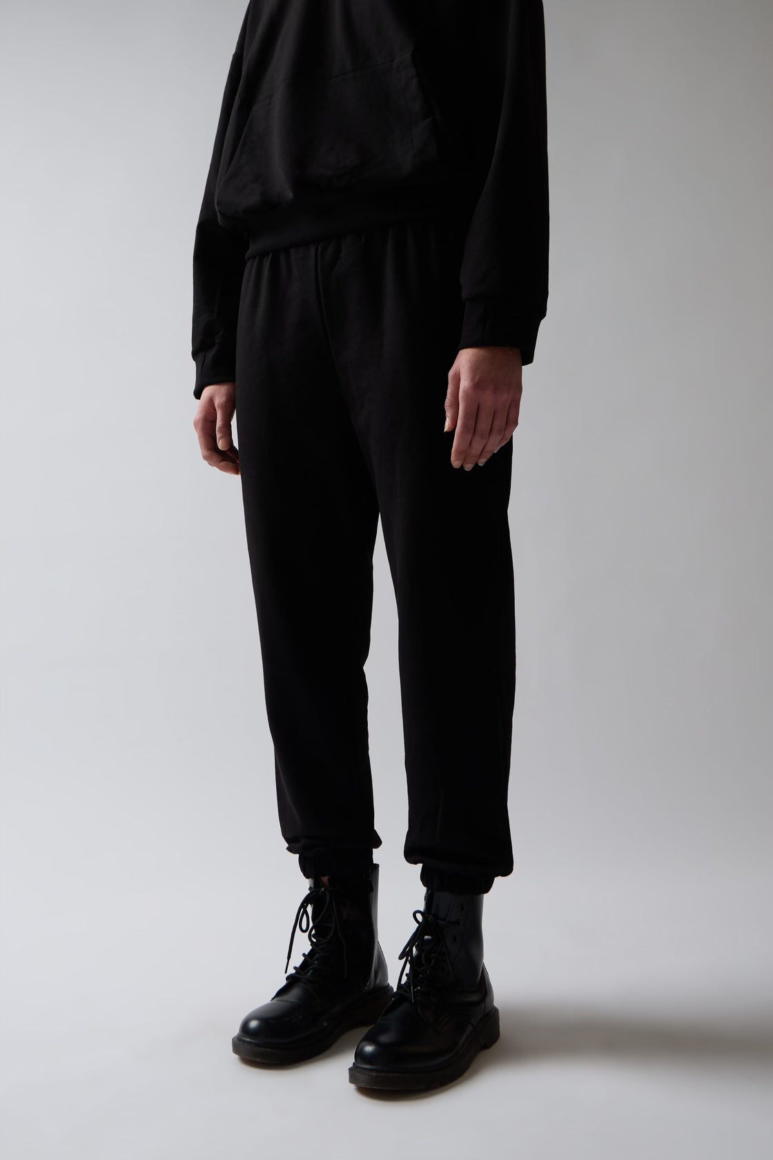 BLACK RUNNING PANTS